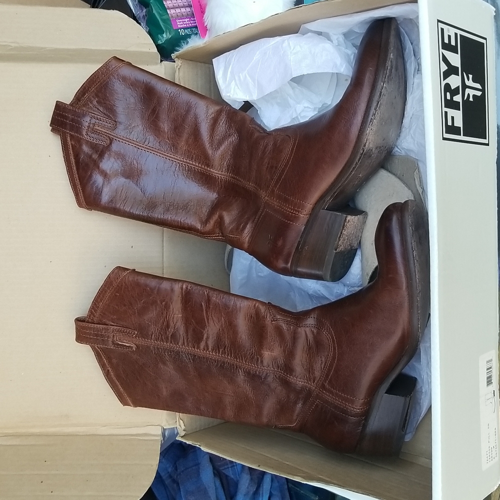 Frye Boots Carson Pull On